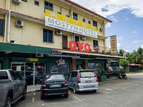 Mostyn Hotel by OYO Rooms
