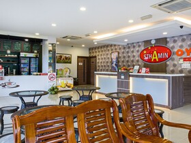 Mostyn Hotel by OYO Rooms
