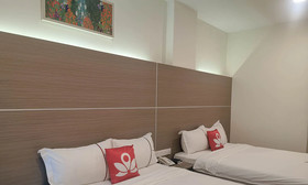 Ambassador Residence by ZEN Rooms
