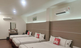 Ambassador Residence by ZEN Rooms