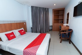 OYO 90207 Sir Inn