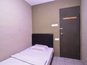 Hilltop Room by OYO Rooms