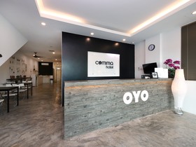 Comma Hotel