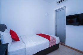 Comma Hotel