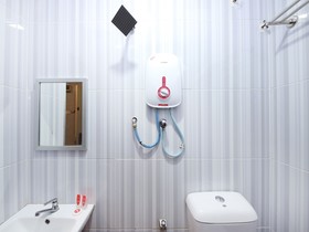 Comma Hotel