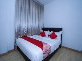 Comma Hotel