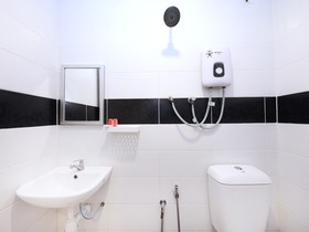 Comma Hotel