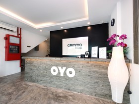 Comma Hotel