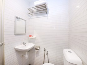 Comma Hotel