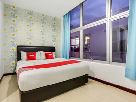 Grove Hotel by OYO Rooms