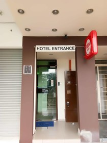 Ezi Hotel