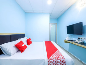 Hotel 22 Northport by OYO Rooms