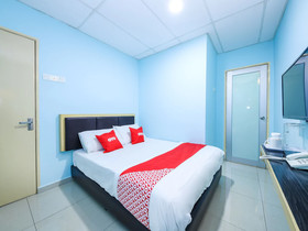 Hotel 22 Northport by OYO Rooms
