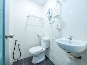 Hotel 22 Northport by OYO Rooms