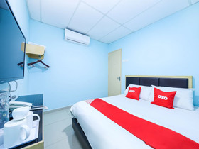 Hotel 22 Northport by OYO Rooms