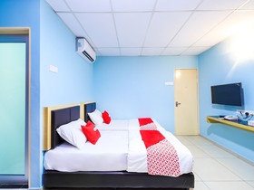 Hotel 22 Northport by OYO Rooms