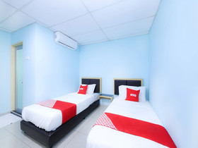 Hotel 22 Northport by OYO Rooms