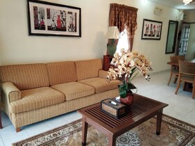 Aini's Guest House In Vista Amani Condo