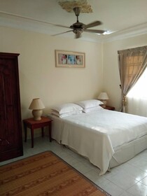 Aini's Guest House In Vista Amani Condo