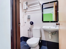 Bjorn Hotel by OYO Rooms