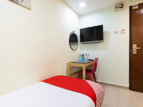 Budget Star Hotel by OYO Rooms
