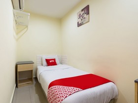 Budget Star Hotel by OYO Rooms