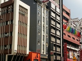 Canary Hotel