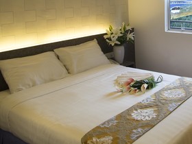 Canary Hotel