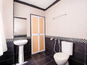 Comfort Hotel by OYO Rooms