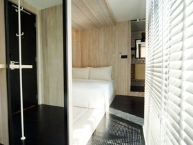 Container Hotel