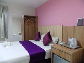 Alaxis Hotel