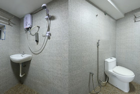 Everest Hotel by OYO Rooms