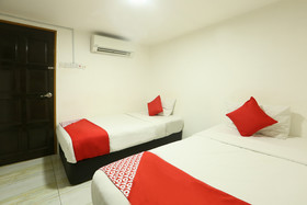 Everest Hotel by OYO Rooms