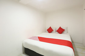 Everest Hotel by OYO Rooms