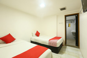 Everest Hotel by OYO Rooms