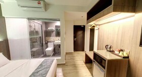 Flora by Crossroads Hotel