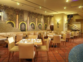 Grand Seasons Hotel