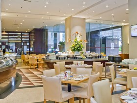 Grand Seasons Hotel