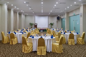 Grand Seasons Hotel