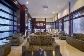 Grand Seasons Hotel