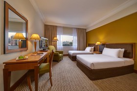Grand Seasons Hotel