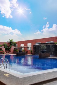Grand Seasons Hotel