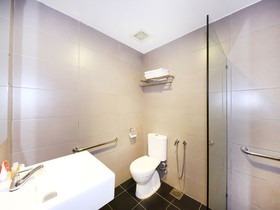 Grid 9 Hotel by OYO