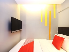 Grid 9 Hotel by OYO
