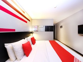 Grid 9 Hotel by OYO