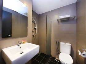 Grid 9 Hotel by OYO