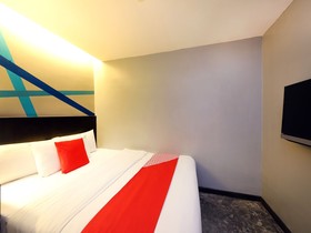 Grid 9 Hotel by OYO
