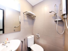 Grid 9 Hotel by OYO