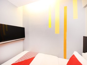 Grid 9 Hotel by OYO
