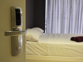 Hotel 77